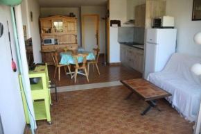 Studio 63, Héliopolis E au village naturiste